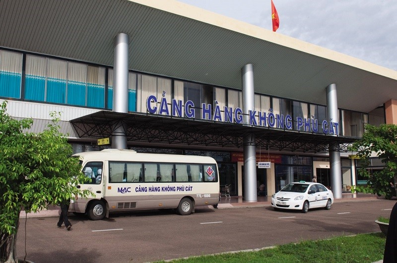 Xe buýt sân ba y Phú Cát