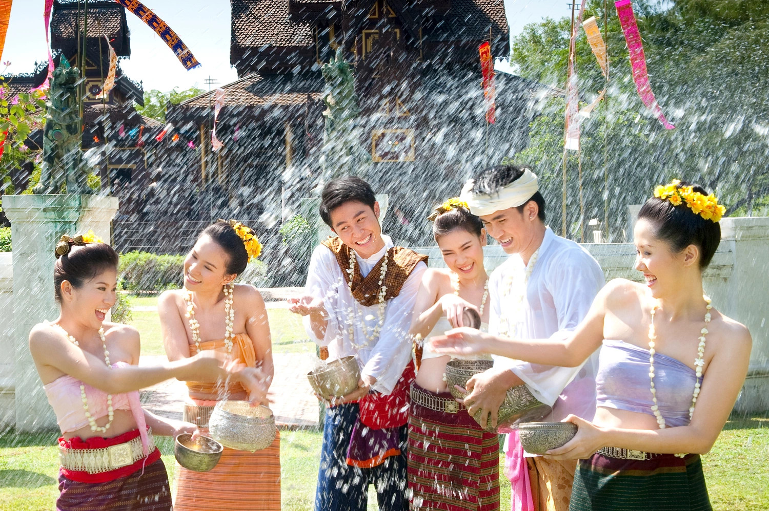 Lễ hội té nước Songkran