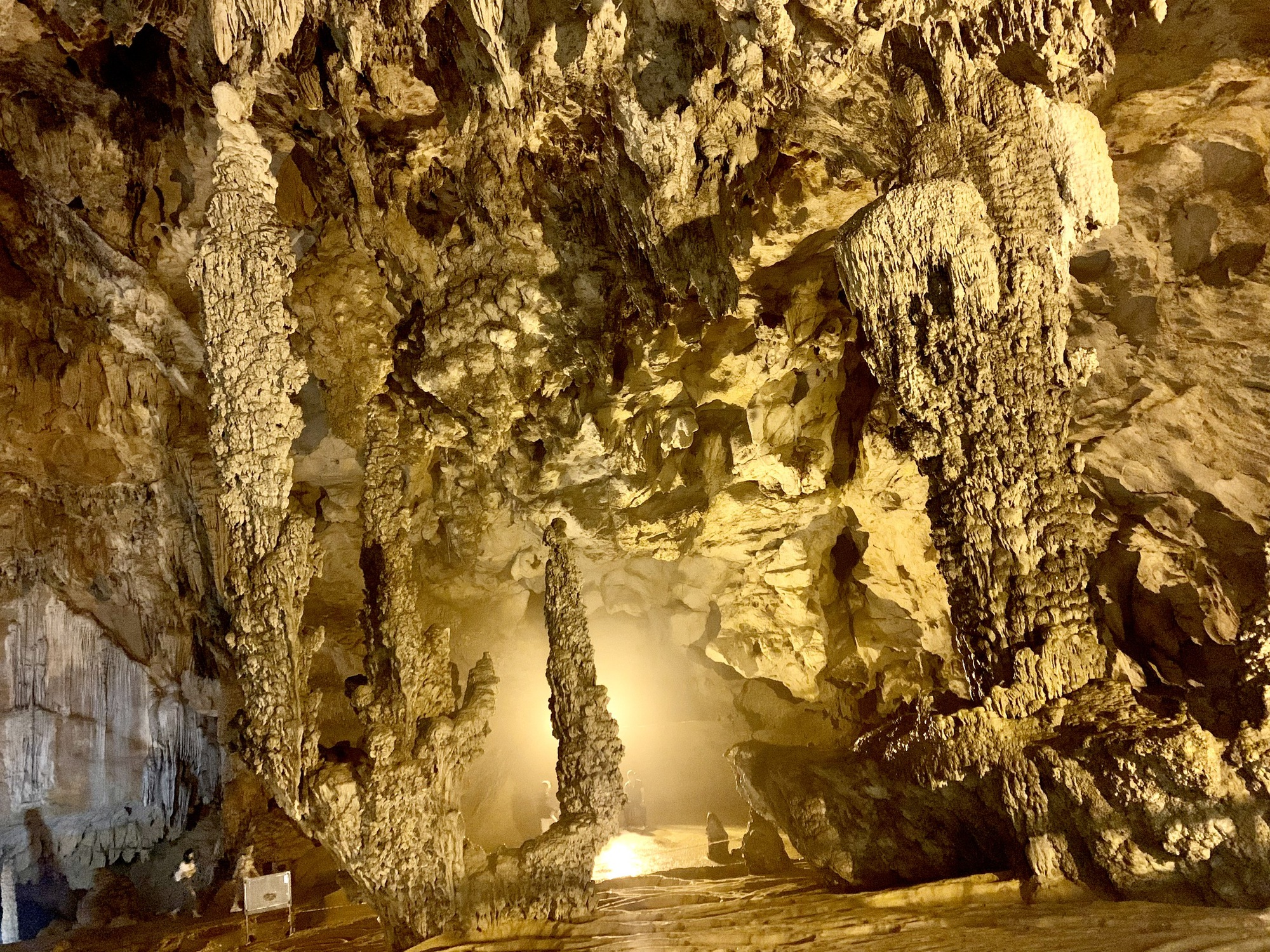 Động Ngườm Ngao