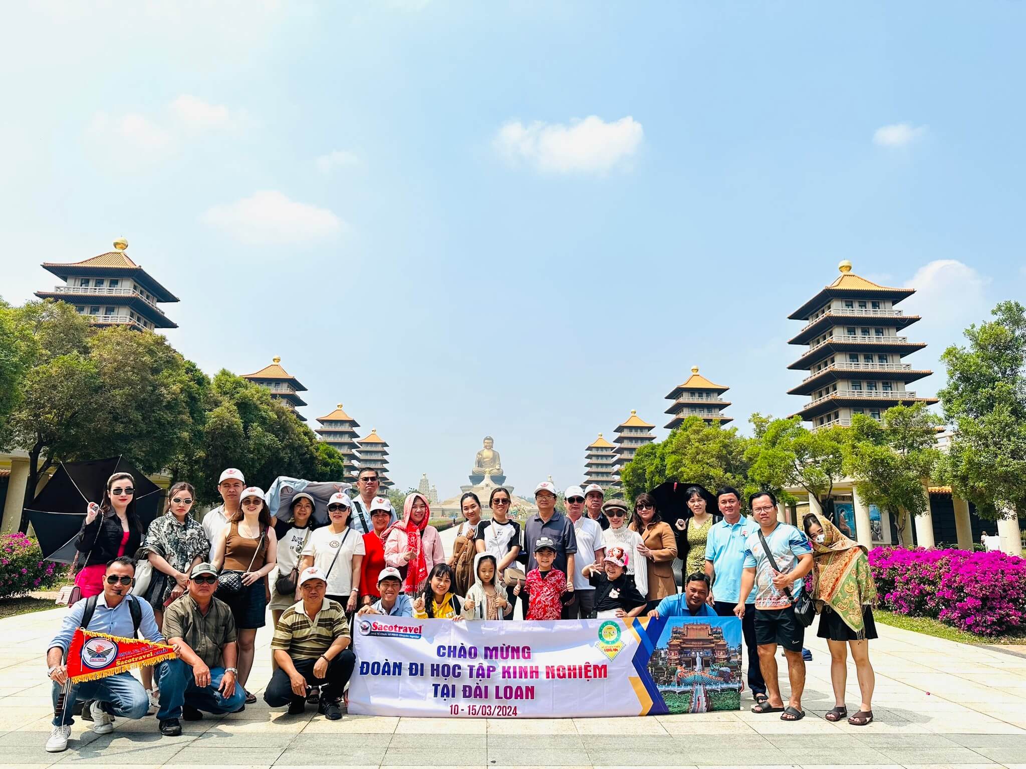 khách tour đài loan