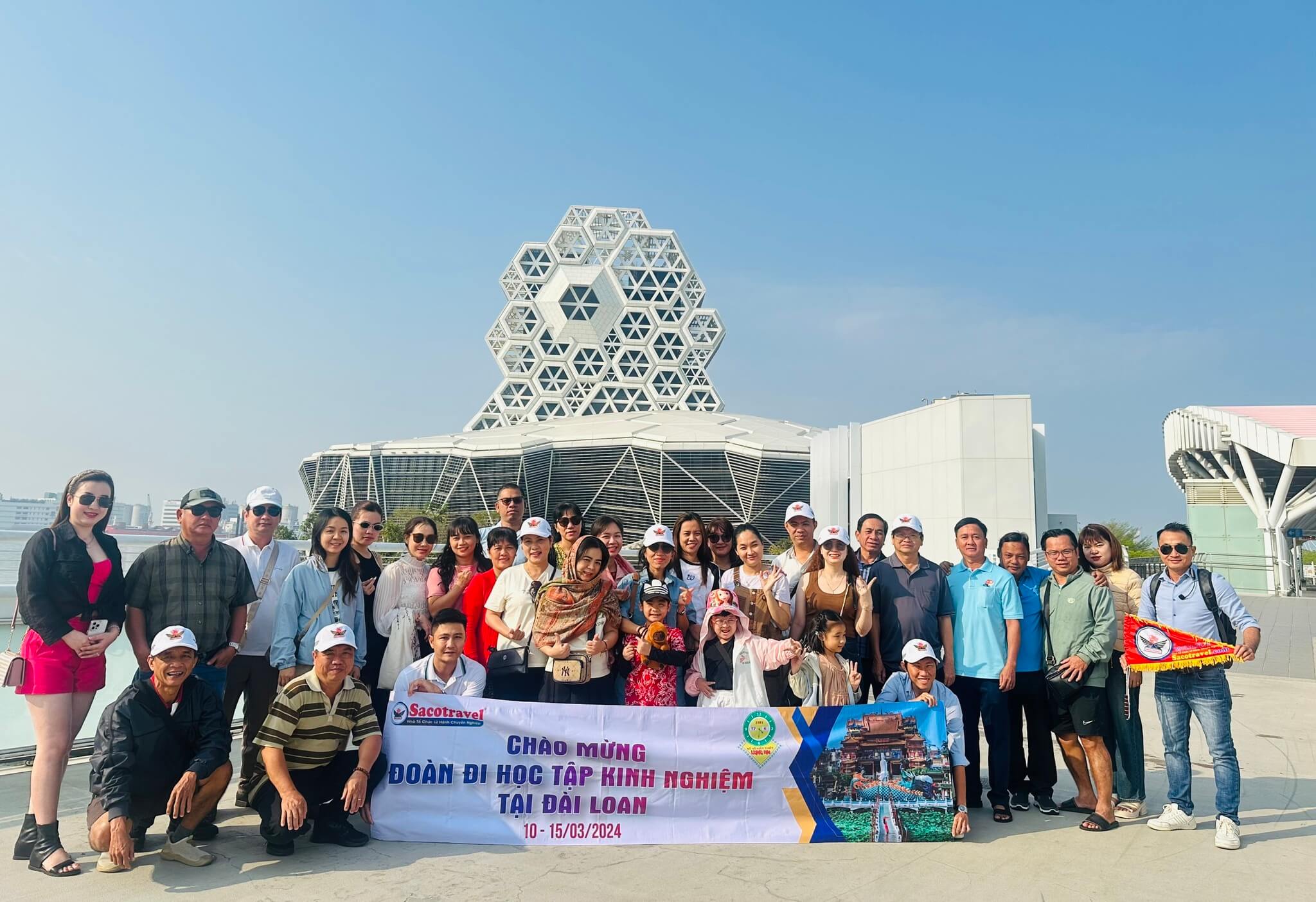 khách tour đài loan