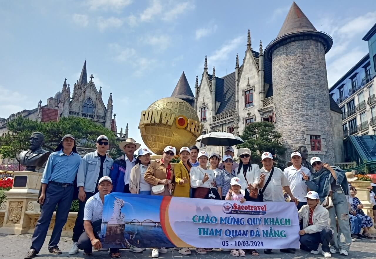 khách tour đà nẵng