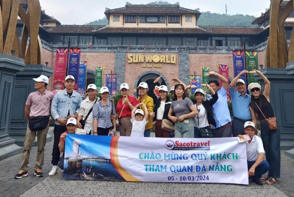 khách tour đà nẵng