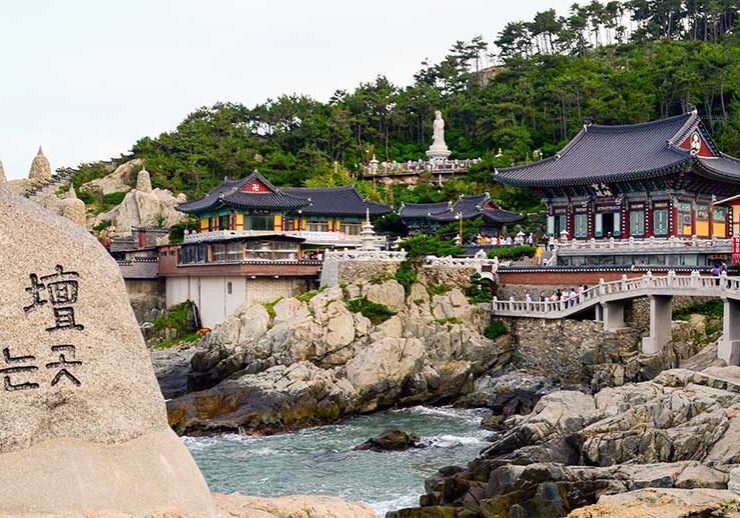 Things-to-do-in-Busan-South-Korea-Haedong-Yonggungsa-Water-Temple